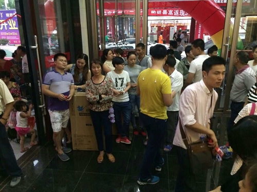 熱烈祝賀??！富軒門(mén)窗郴州加盟店聚惠開(kāi)業(yè)