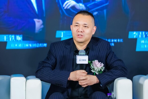 廣東省門業(yè)協(xié)會(huì)常務(wù)副會(huì)長(zhǎng)、佛山市江西南昌商會(huì)會(huì)長(zhǎng)、富軒集團(tuán)董事長(zhǎng)李昌安